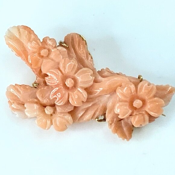 Jewelry - JR8581 Vintage carved natural color coral flower brooch 14K gold 45x24mm 8.6g